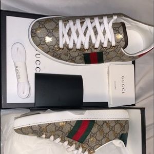 Gucci Women's Ace GG Supreme sneaker with bees